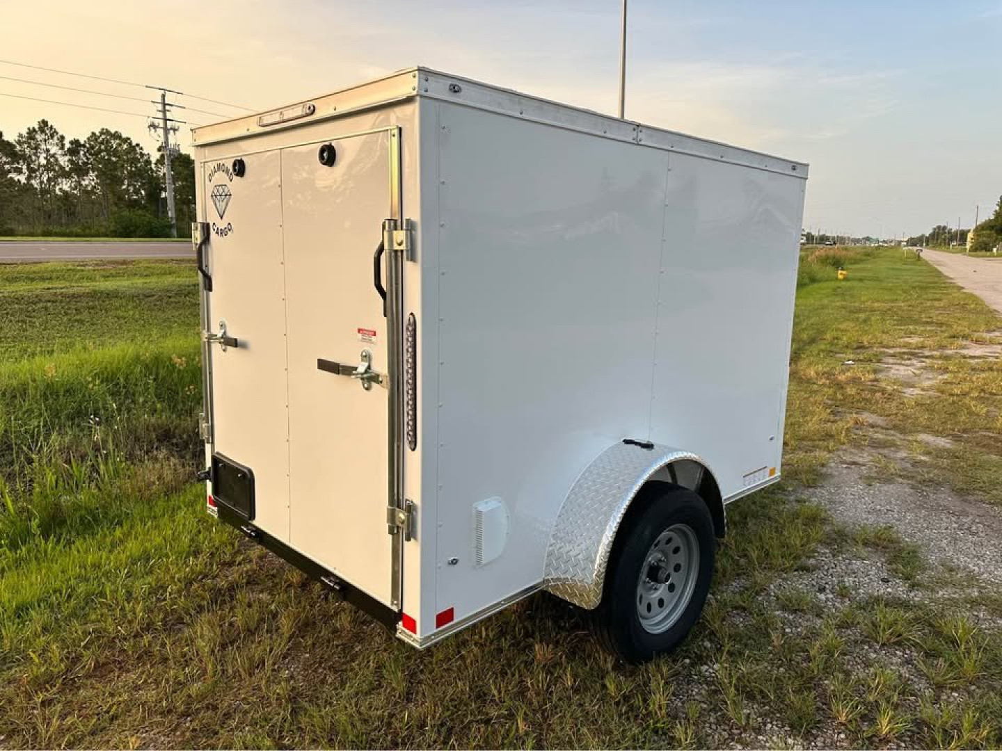 New 2025 DIAMOND CARGO 5 x 8 SA Cargo / Enclosed Trailer