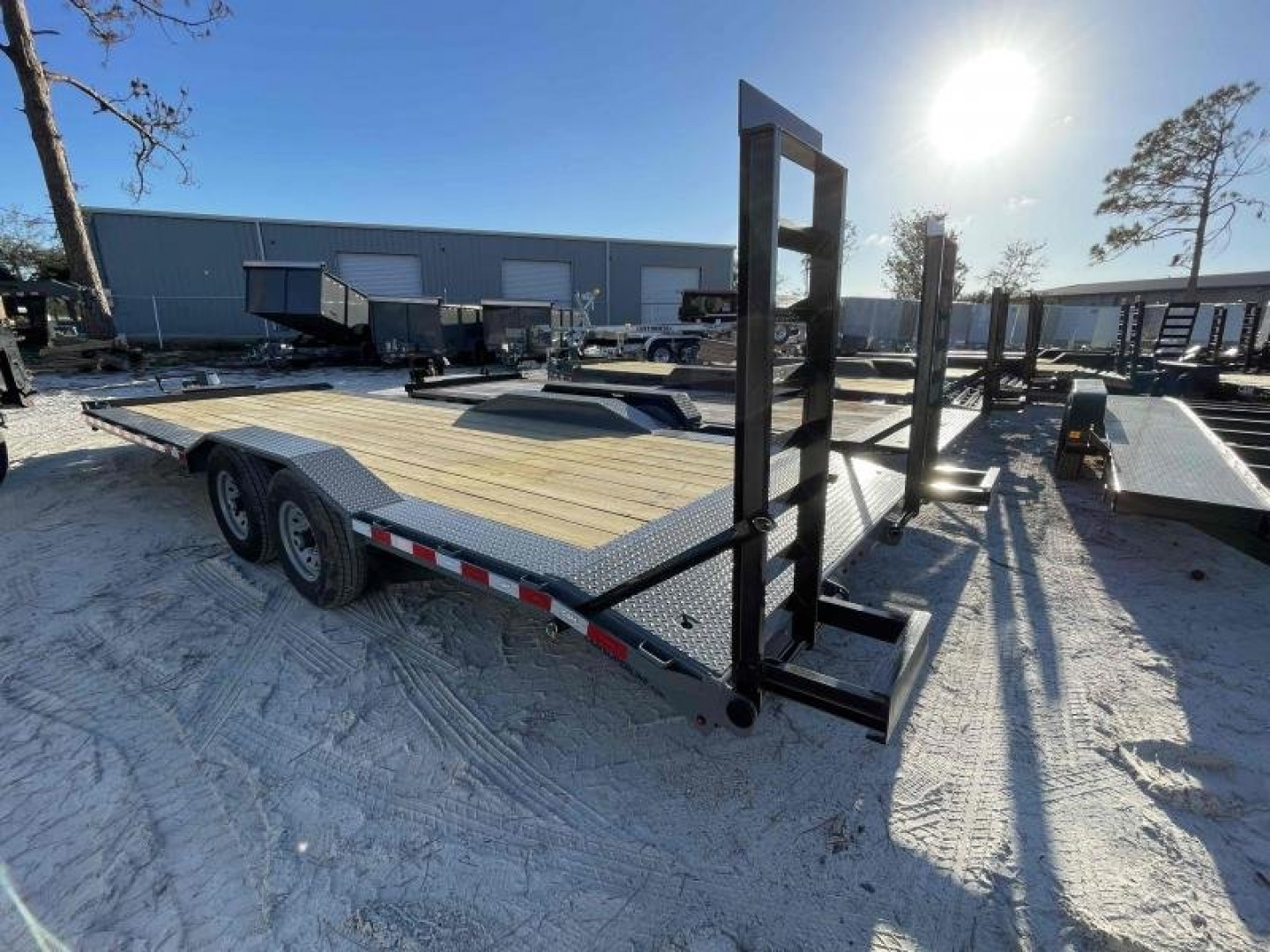 New 2025 CAM SUPERLINE 8.5 x 24 (22+2) Equipment Trailer