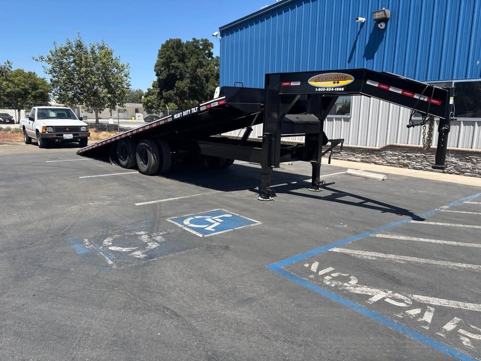 New 2026 Econoline 8.5'x25' Heavy Duty Cushion Tilt Trailer Payload:18,000lbs