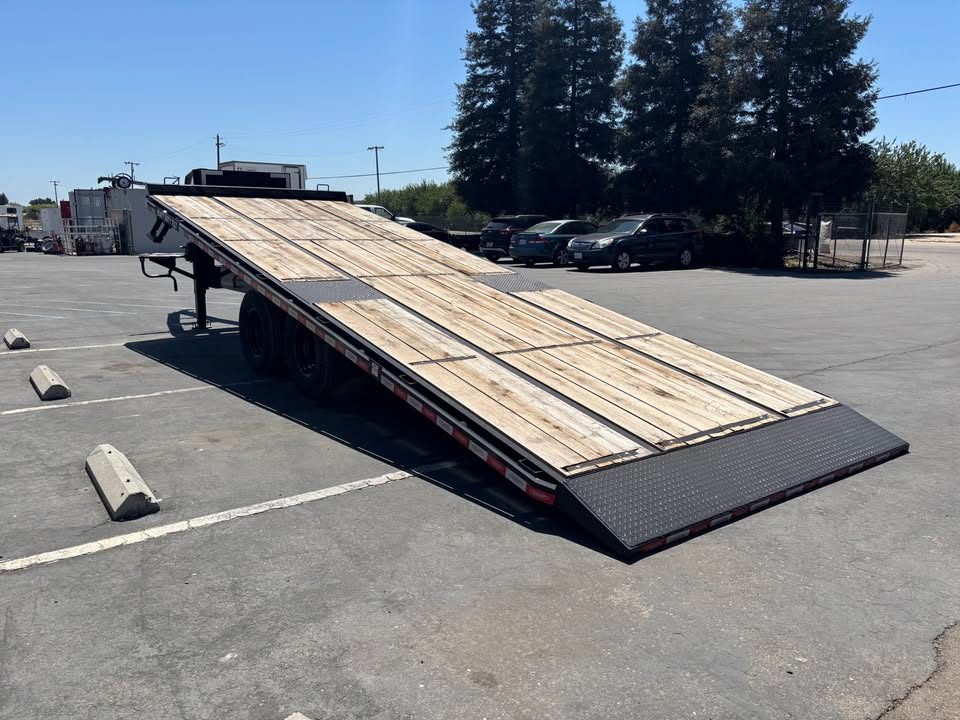 New 2026 Econoline 8.5'x25' Heavy Duty Cushion Tilt Trailer Payload:18,000lbs