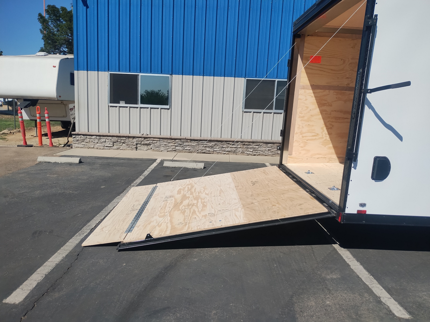 New 2025 Cargo King 8.5'x20' Car / Racing Trailer V-Nose