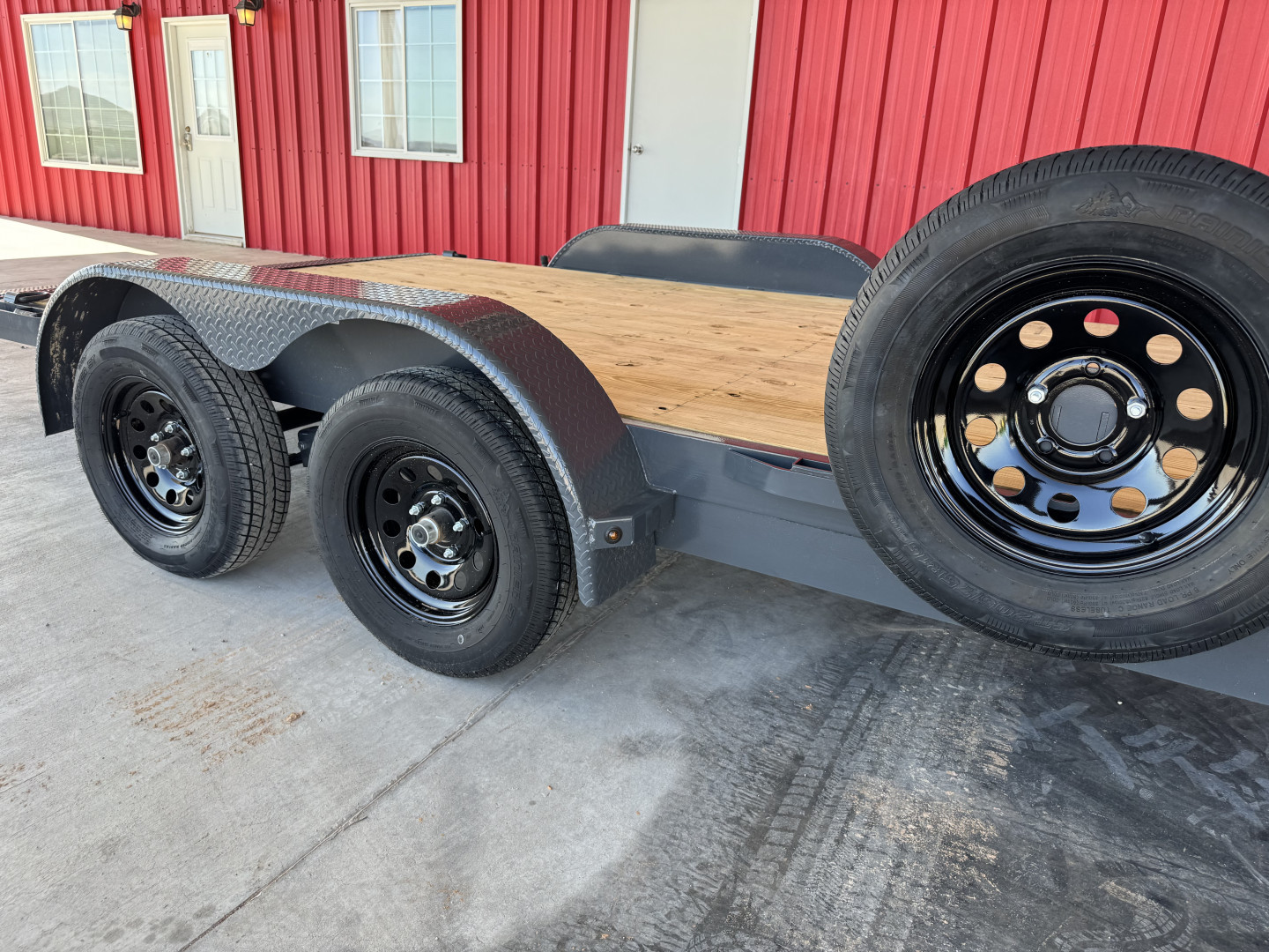 New 2026 Lamar Trailers 83X18 CE 7K CAR HAULER W-PLATE Car Hauler