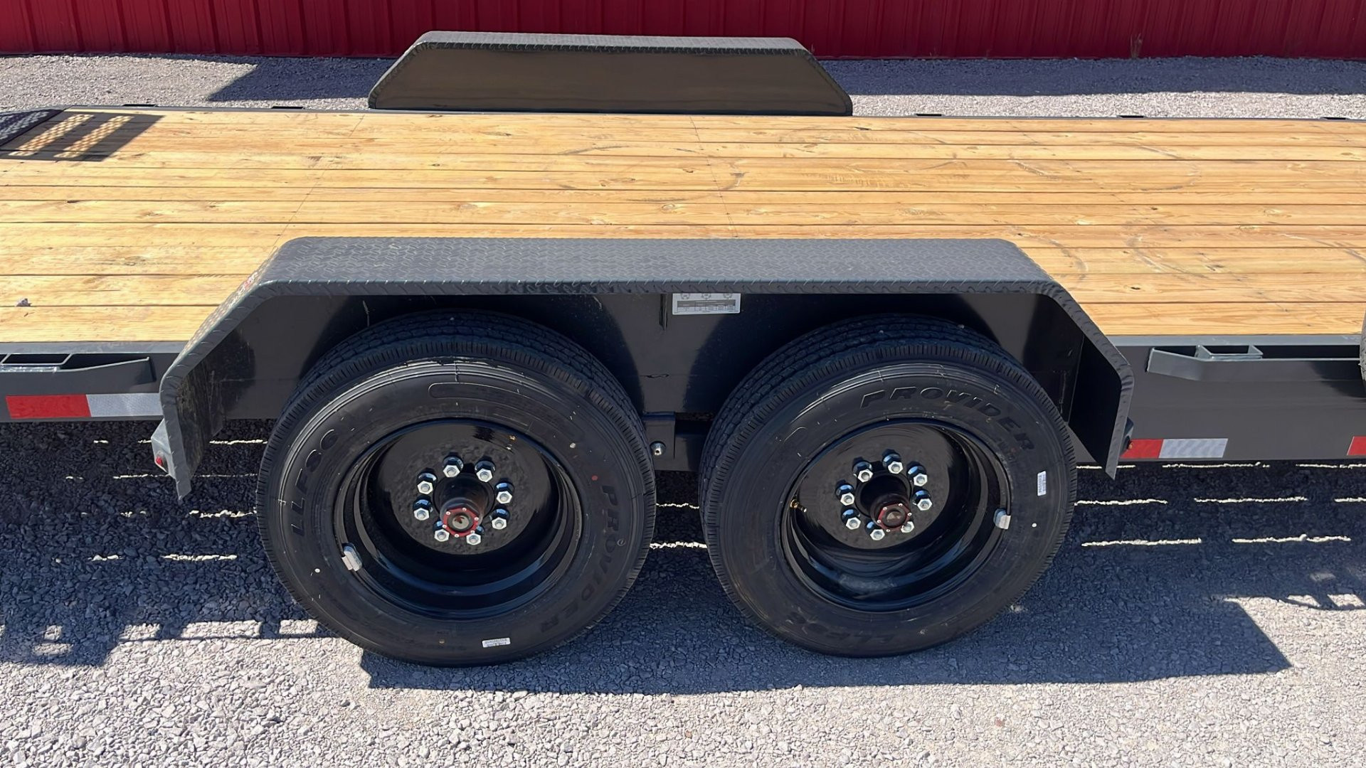 New 2025 Lamar Trailers 83"X22' H6 16K EQUIPMENT HAULER Equipment Trailer