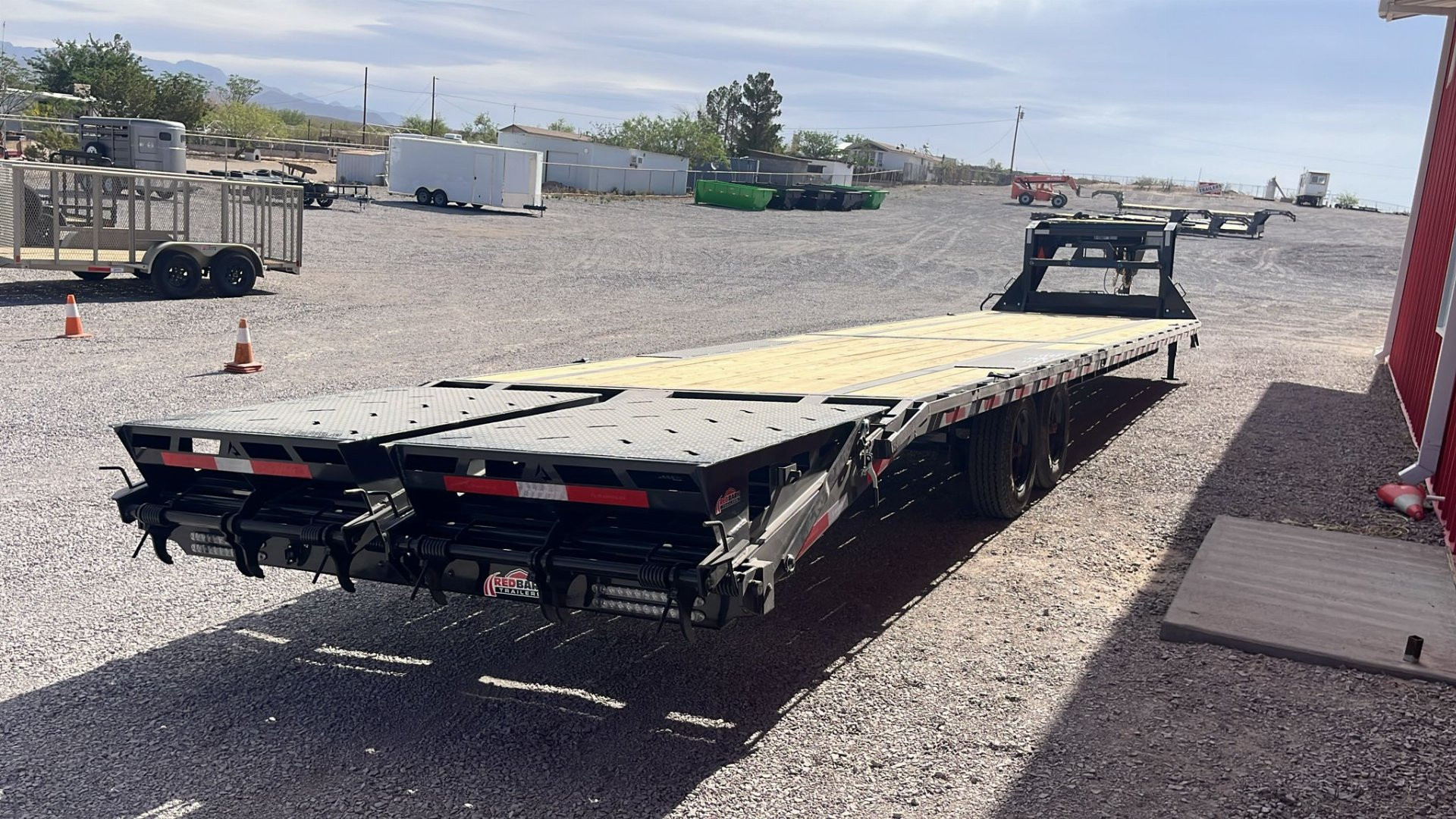 New 2025 RawMaxx 40'X102" FDX FLAT DECK GOOSENECK Flatbed Trailer