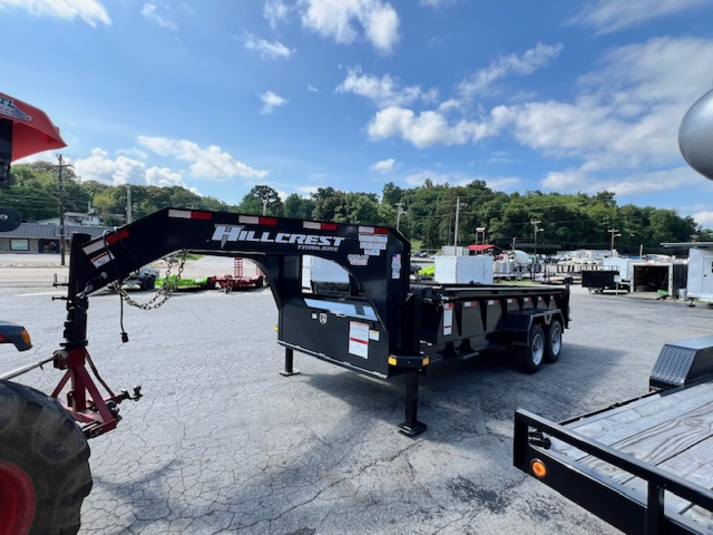 New 2026 Hillcrest Trailers 7' x16' GN Dump 17.6 GVWR W/ 2' Sides Dual Hydraulic Jacks & HD Tube Ramps