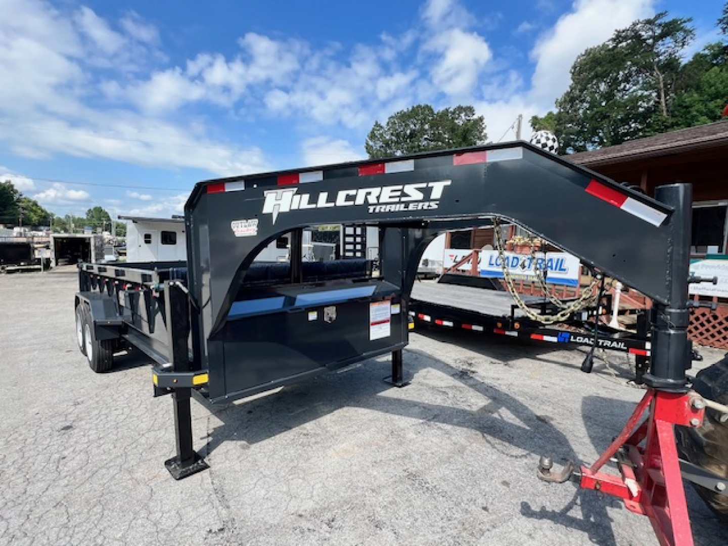 New 2026 Hillcrest Trailers 7' x16' GN Dump 17.6 GVWR W/ 2' Sides Dual Hydraulic Jacks & HD Tube Ramps