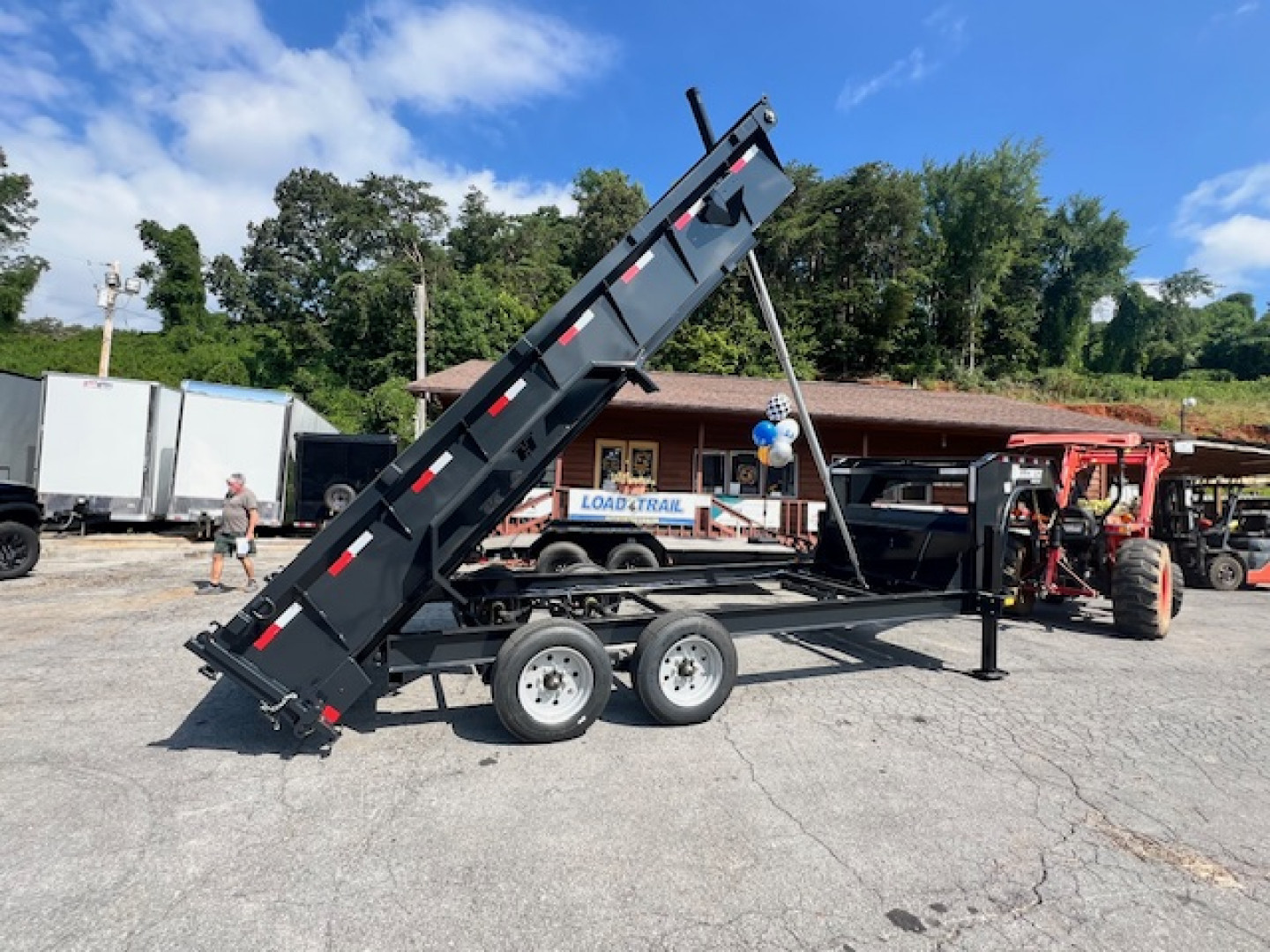 New 2026 Hillcrest Trailers 7' x16' GN Dump 17.6 GVWR W/ 2' Sides Dual Hydraulic Jacks & HD Tube Ramps