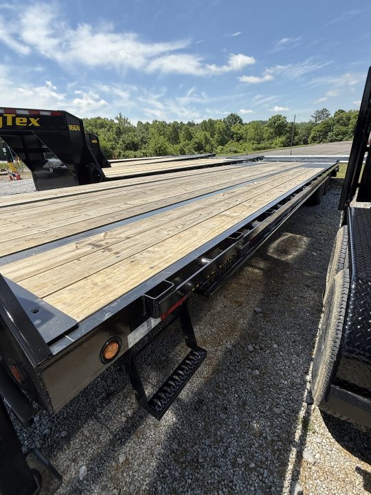 New 2026 Big Tex Trailers 22GN-35D5A Flatbed Trailer, MEGA RAMPS, 2SPD JACKS
