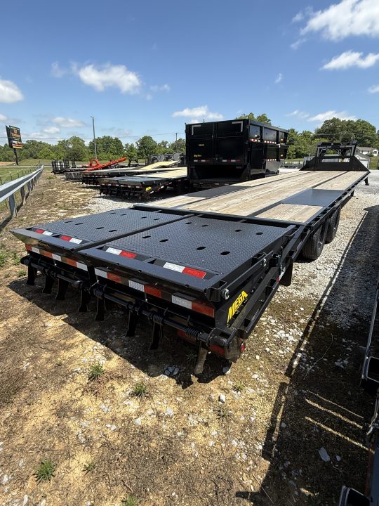 New 2026 Big Tex Trailers 22GN-35D5A Flatbed Trailer, MEGA RAMPS, 2SPD JACKS