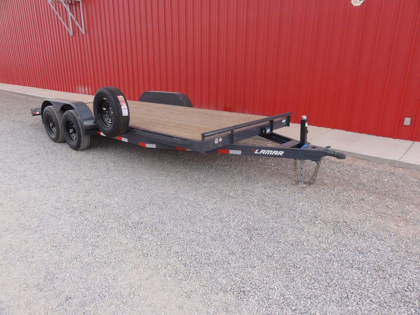 New 2024 Lamar Trailers CC831825 Car Hauler