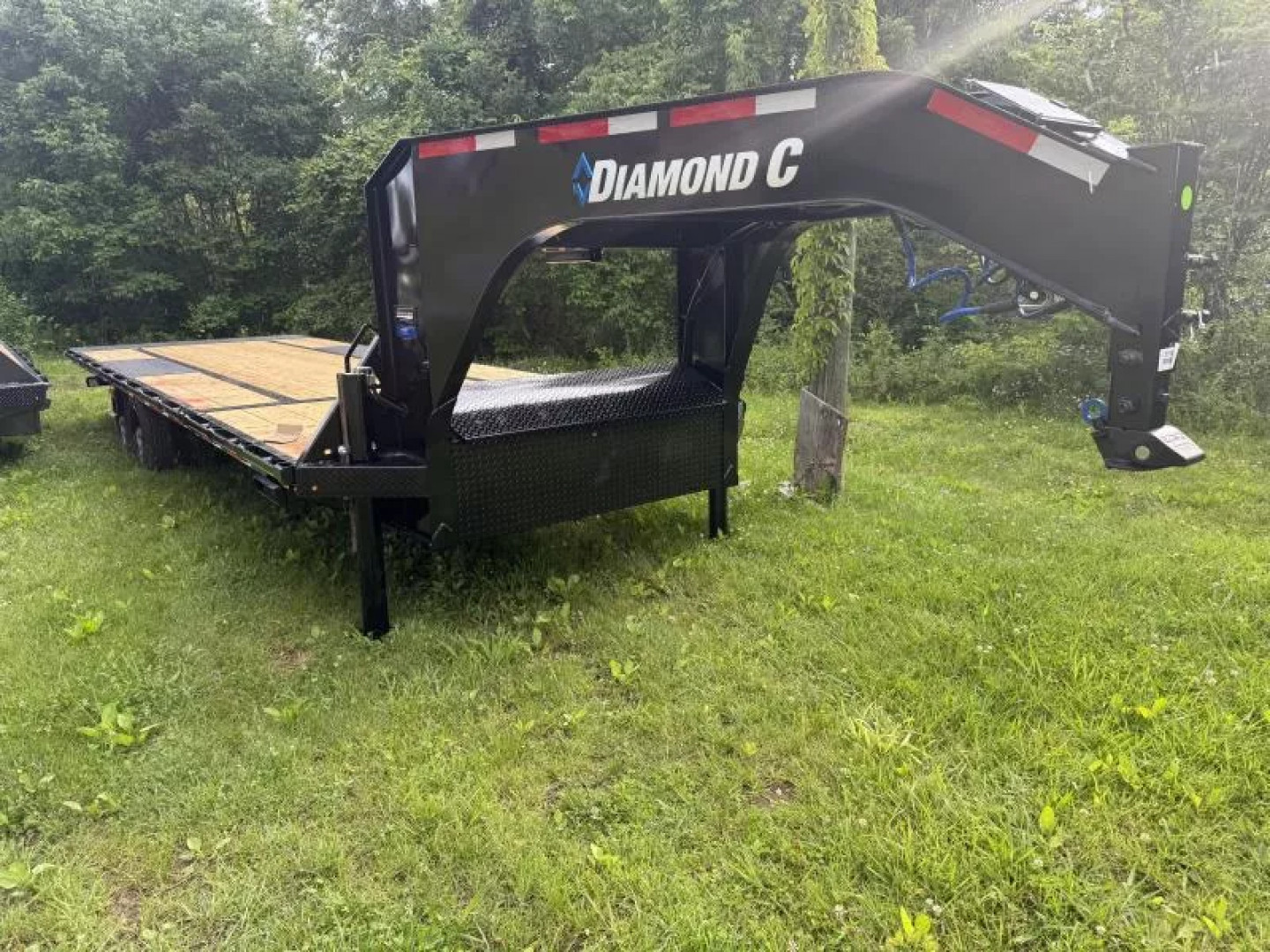 New 2025 Diamond C DET-GN 26' x 102" GOOSENECK Tilt Trailer 23K G.V.W.R. HYDRO JACKS