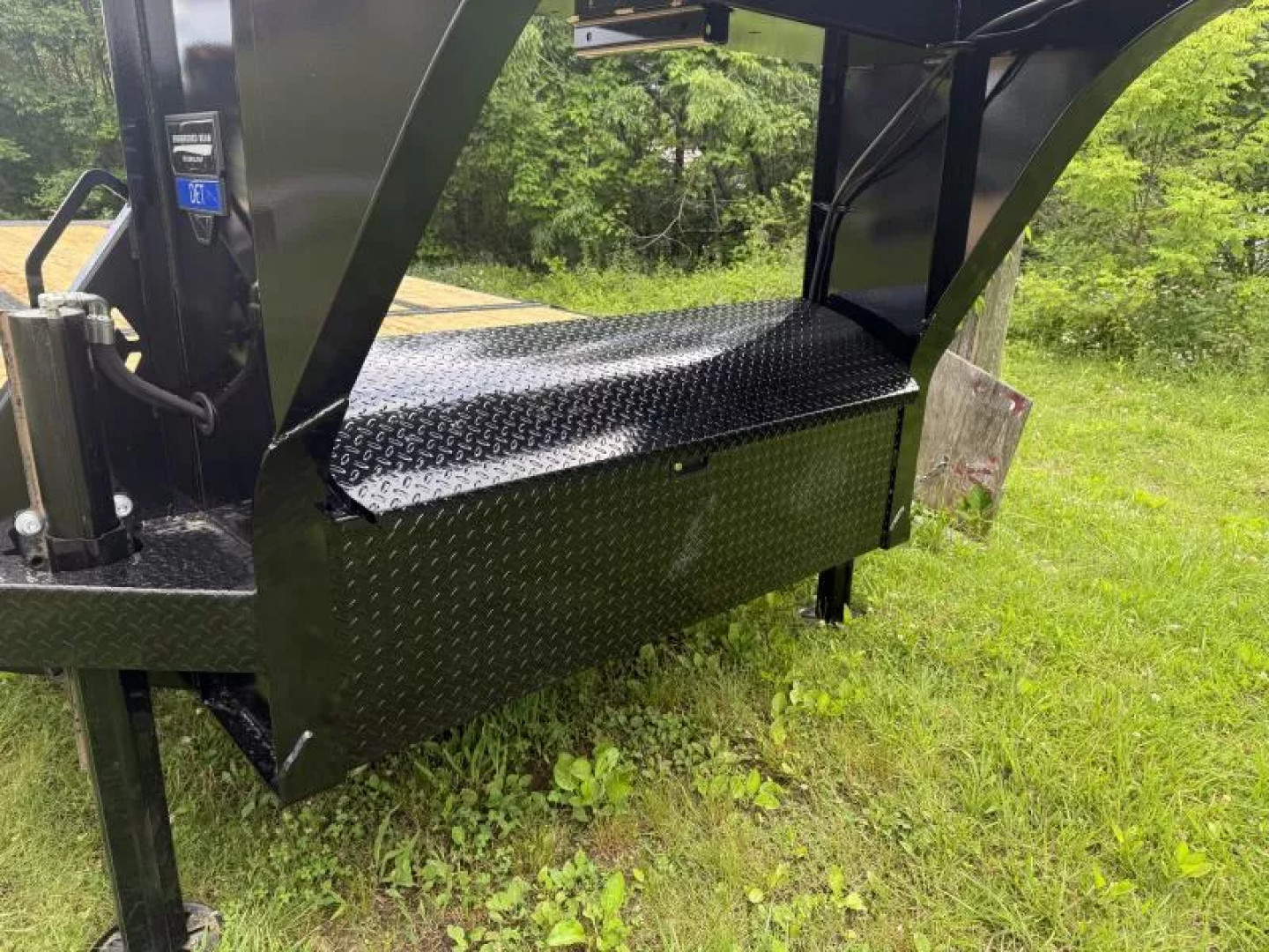 New 2025 Diamond C DET-GN 26' x 102" GOOSENECK Tilt Trailer 23K G.V.W.R. HYDRO JACKS