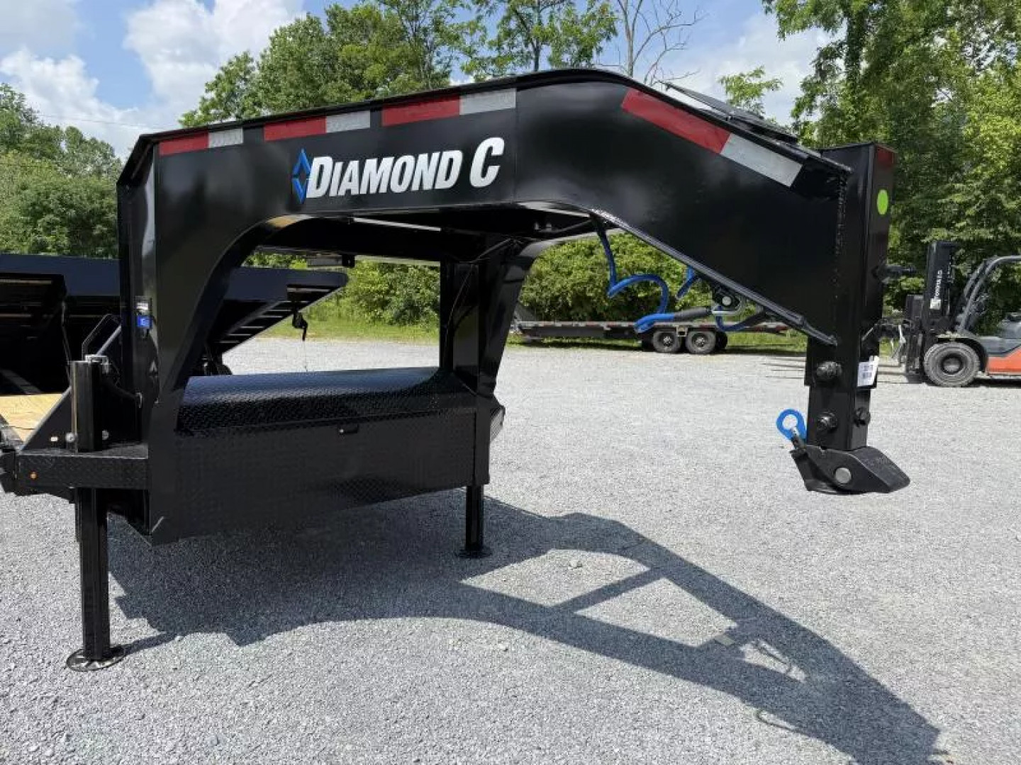 New 2025 Diamond C DET-GN 26' x 102" GOOSENECK Tilt Trailer 23K G.V.W.R. HYDRO JACKS