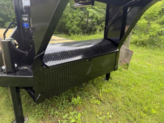 New 2025 Diamond C DET-GN 26' x 102" GOOSENECK Tilt Trailer 23K G.V.W.R. HYDRO JACKS