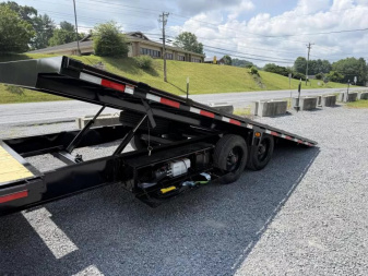New 2025 Diamond C DET-GN 26' x 102" GOOSENECK Tilt Trailer 23K G.V.W.R. HYDRO JACKS