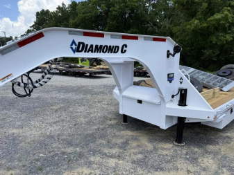 New 2025 Diamond C FMAX212  gooseneck Trailer 32’ pacesetter edition hydro dove& jacks , disc brakes 17.5 aluminum  outer  rims