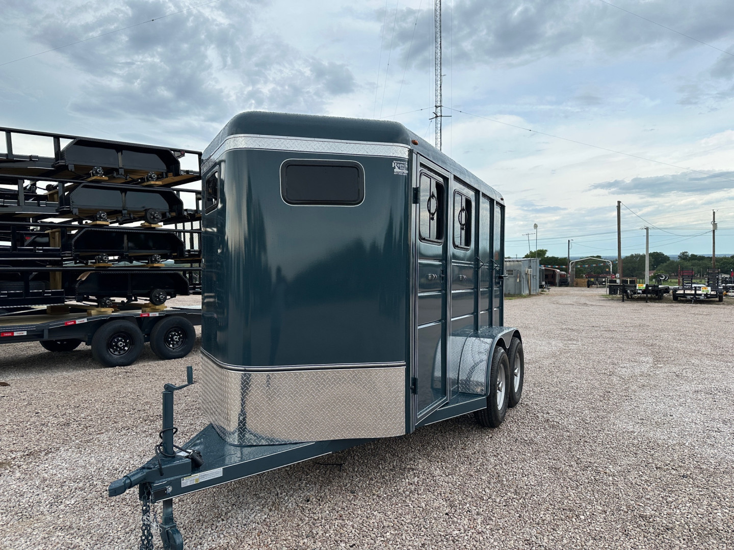 New 2025 Calico - 2 Horse Slant Trailer - 6W x 13 L x 7H