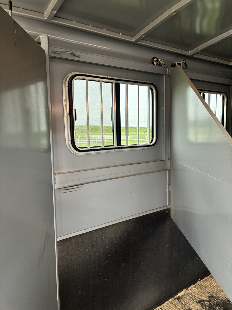 Used 2018 Titan Avalanche 3H BP Horse Trailer