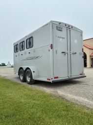 Used 2018 Titan Avalanche 3H BP Horse Trailer