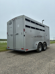 Used 2018 Titan Avalanche 3H BP Horse Trailer