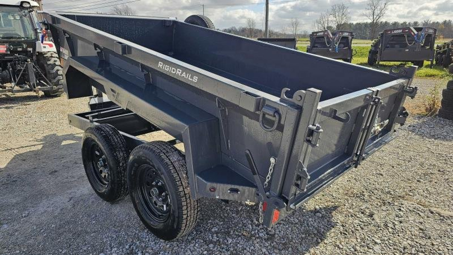 New 2025 LAMAR TRAILERS 60"x10' Dump Trailer