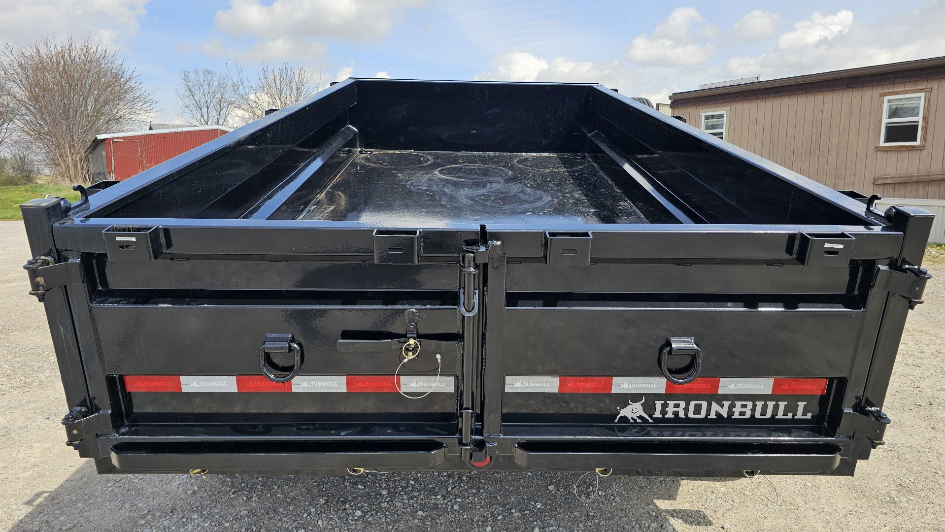 New 2024 IRON BULL 83"x14' Dump Trailer