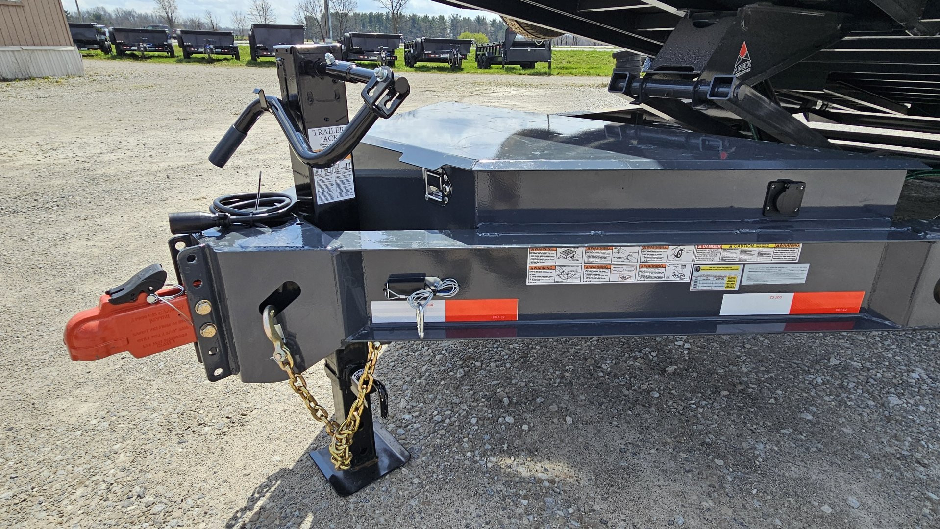New 2024 IRON BULL 83"x16' Dump Trailer