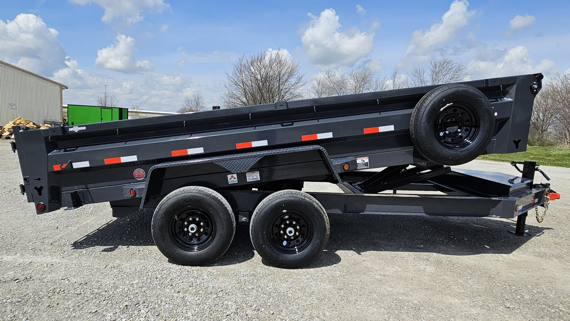 New 2024 IRON BULL 83"x16' Dump Trailer