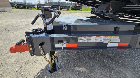 New 2024 IRON BULL 83"x16' Dump Trailer