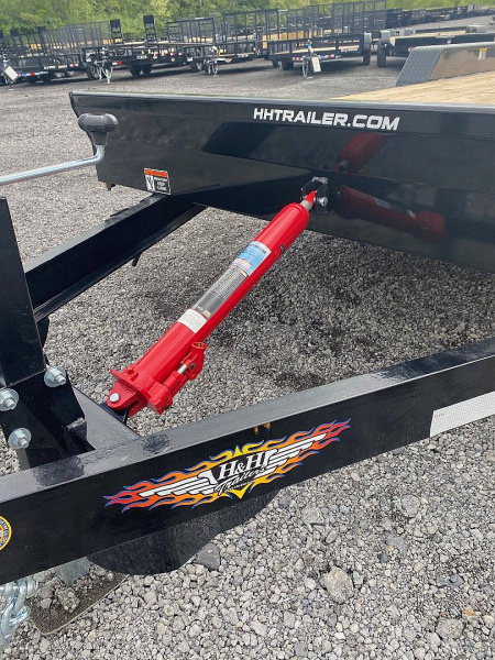 New 2025 H&H Trailers H8222MX-070 Car Hauler