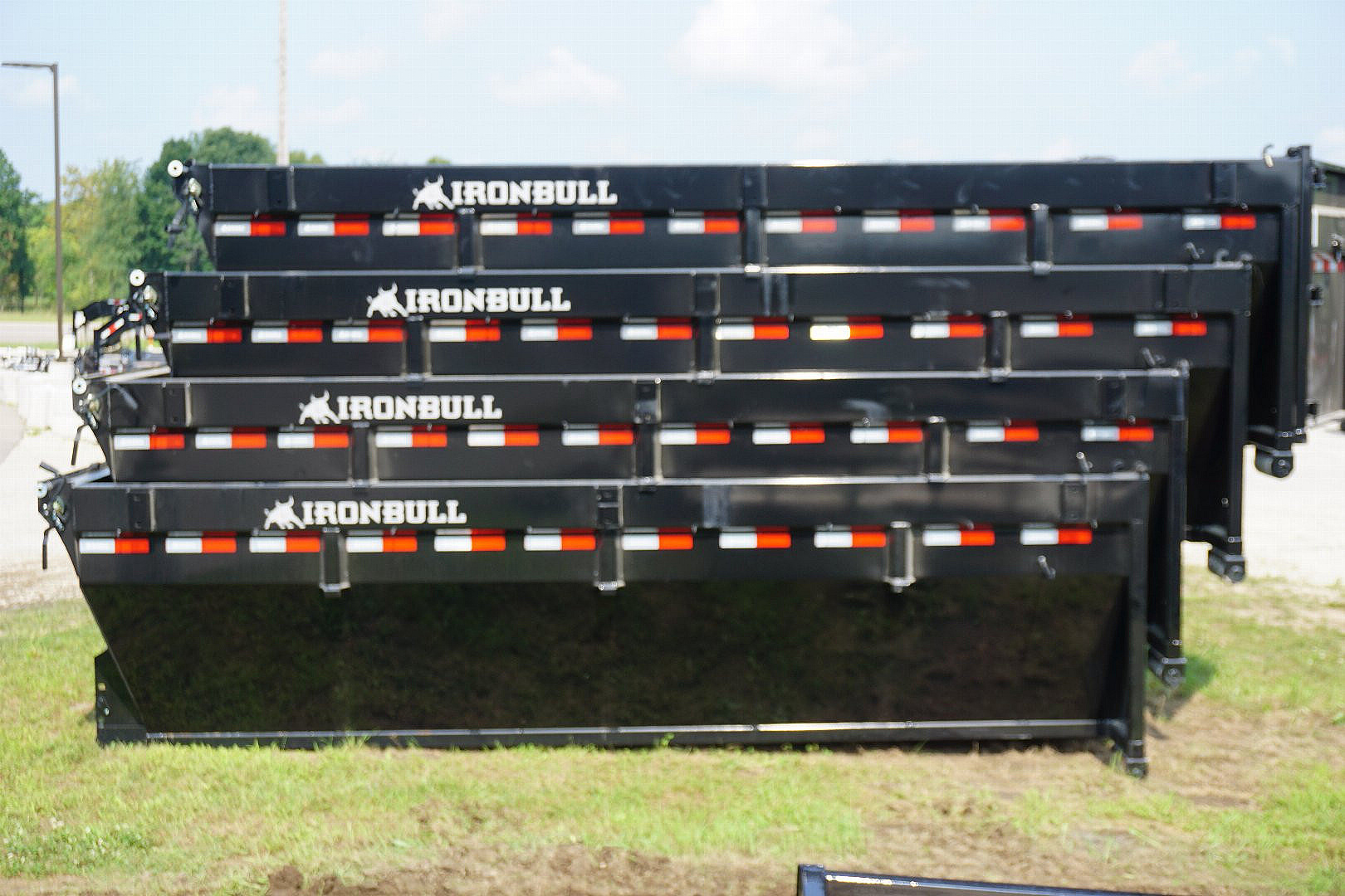 New 2025 Iron Bull RB8316 Dump Bin