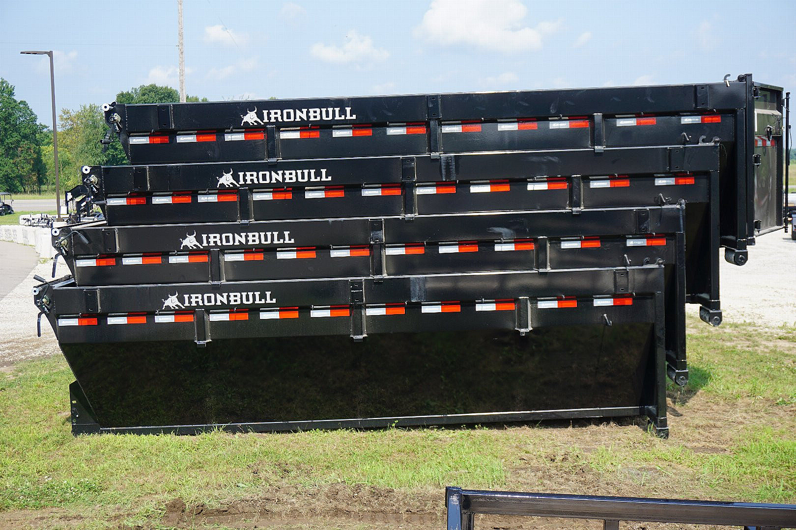 New 2025 Iron Bull RB8316 Dump Bin