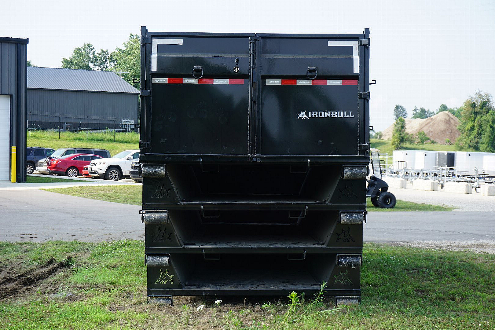 New 2025 Iron Bull RB8316 Dump Bin
