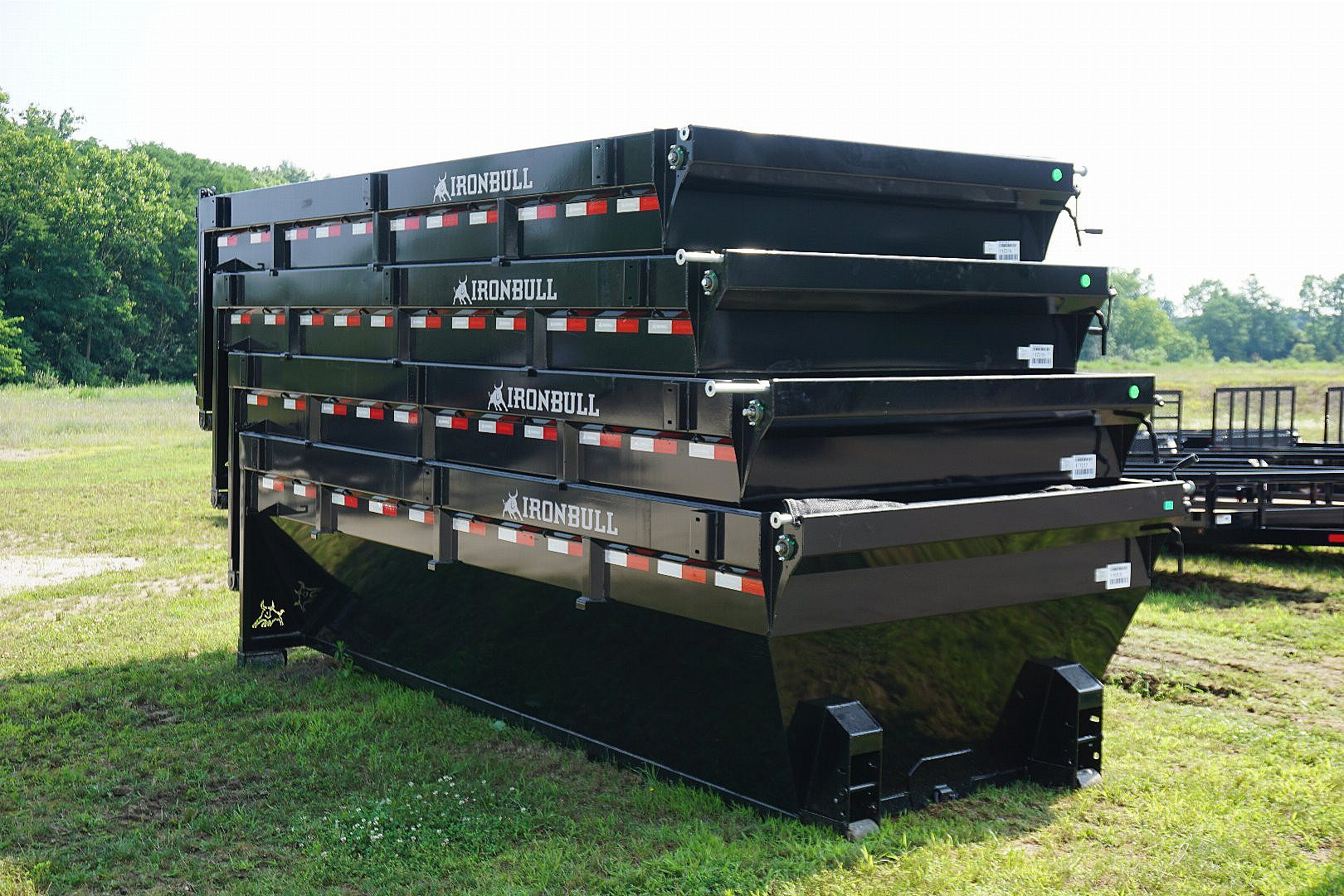 New 2025 Iron Bull RB8316 Dump Bin