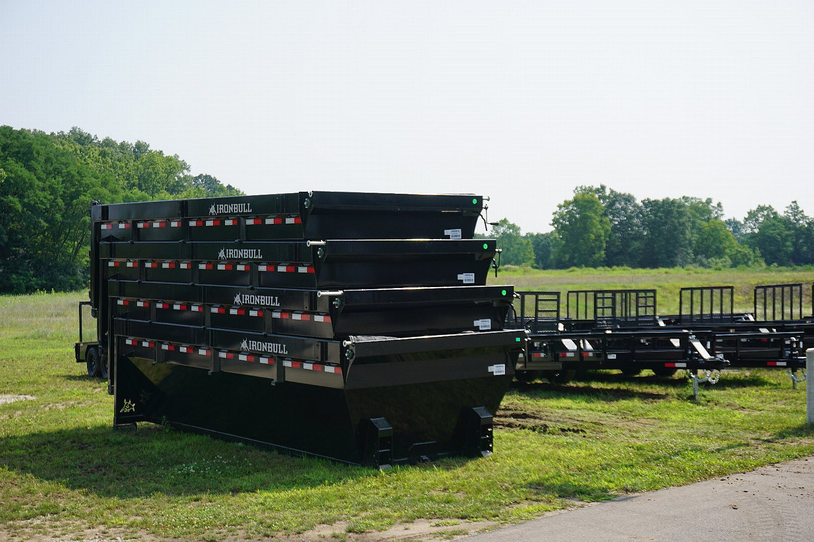 New 2025 Iron Bull RB8316 Dump Bin