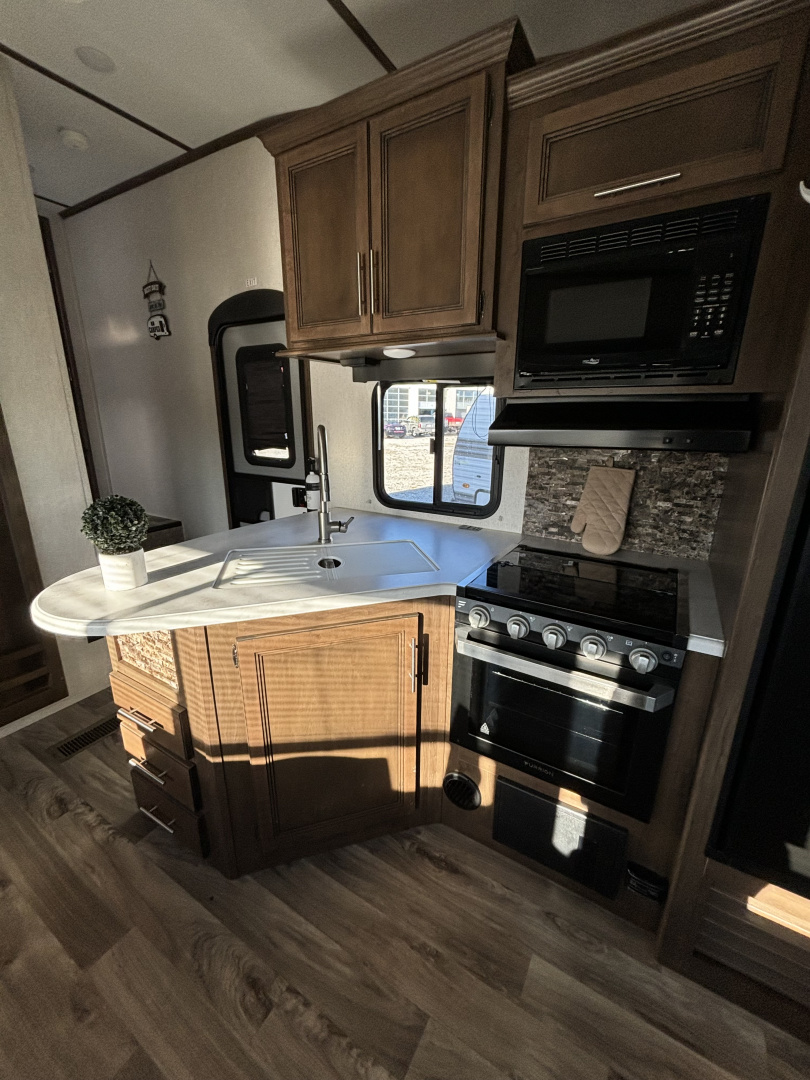 Used 2021 Keystone RV Cougar Fifth Wheel