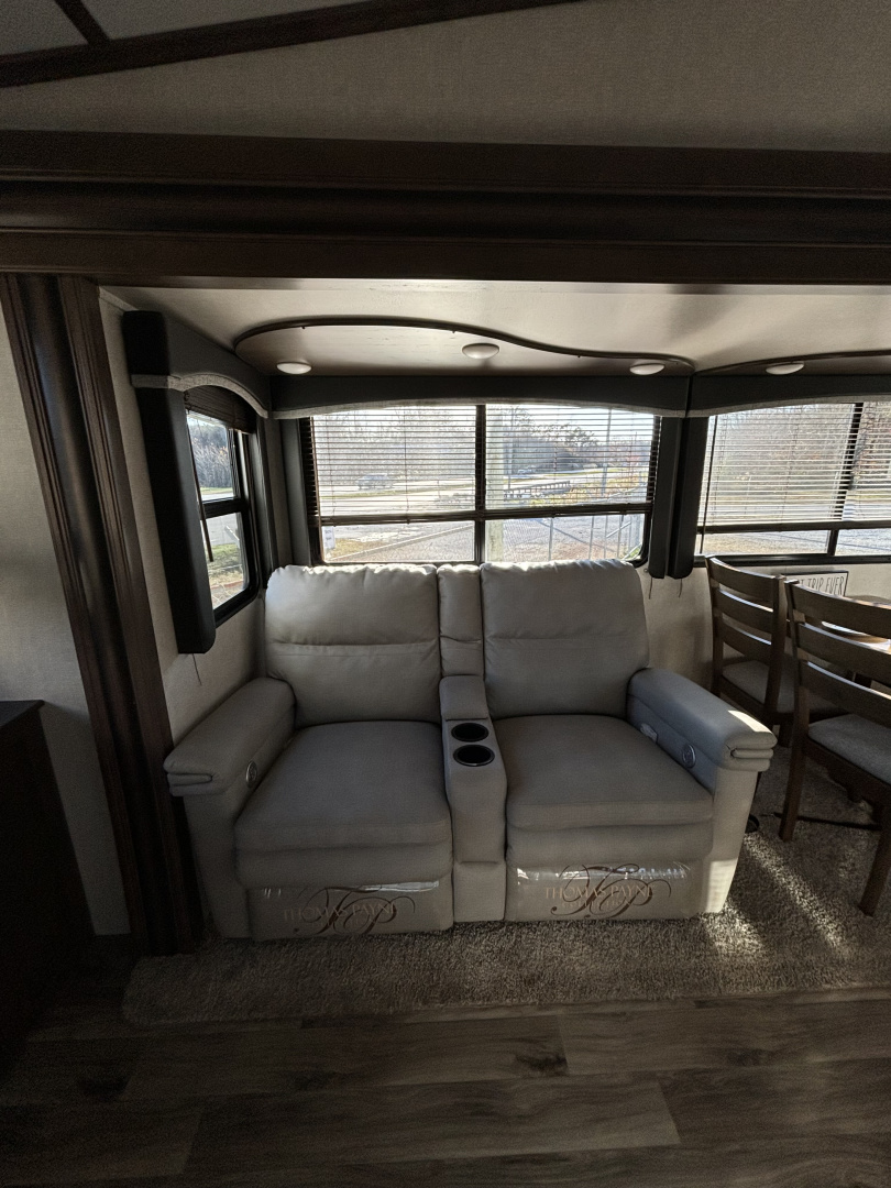 Used 2021 Keystone RV Cougar Fifth Wheel