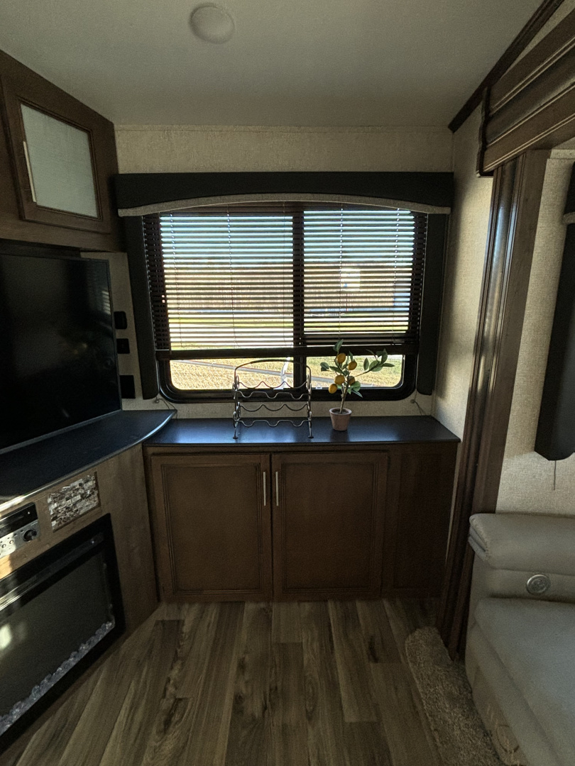 Used 2021 Keystone RV Cougar Fifth Wheel