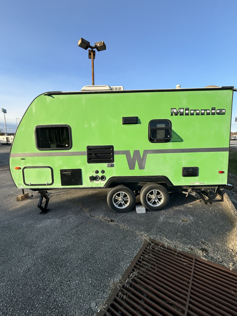 Used 2013 Winnebago Minnie Travel Trailer