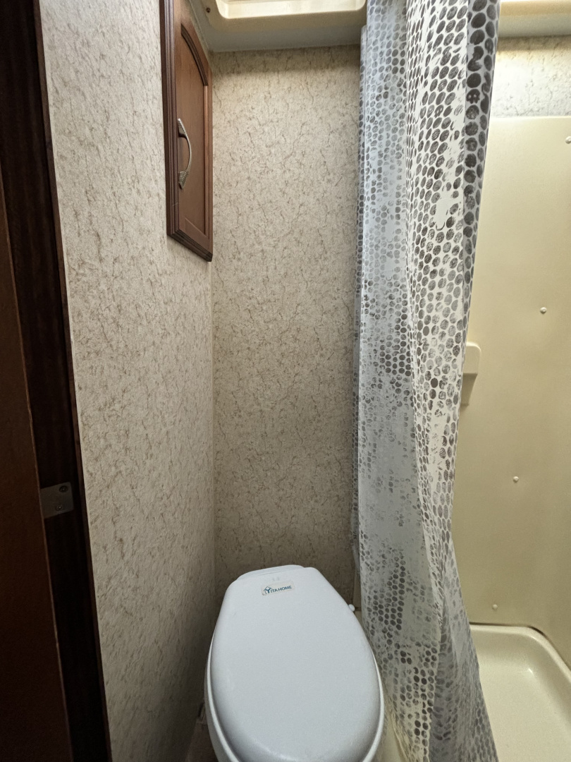 Used 2013 Winnebago Minnie Travel Trailer