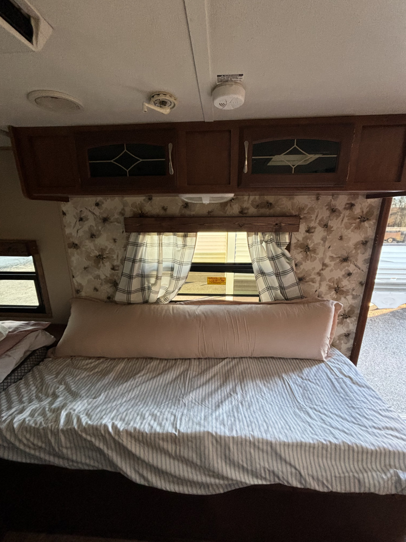 Used 2013 Winnebago Minnie Travel Trailer