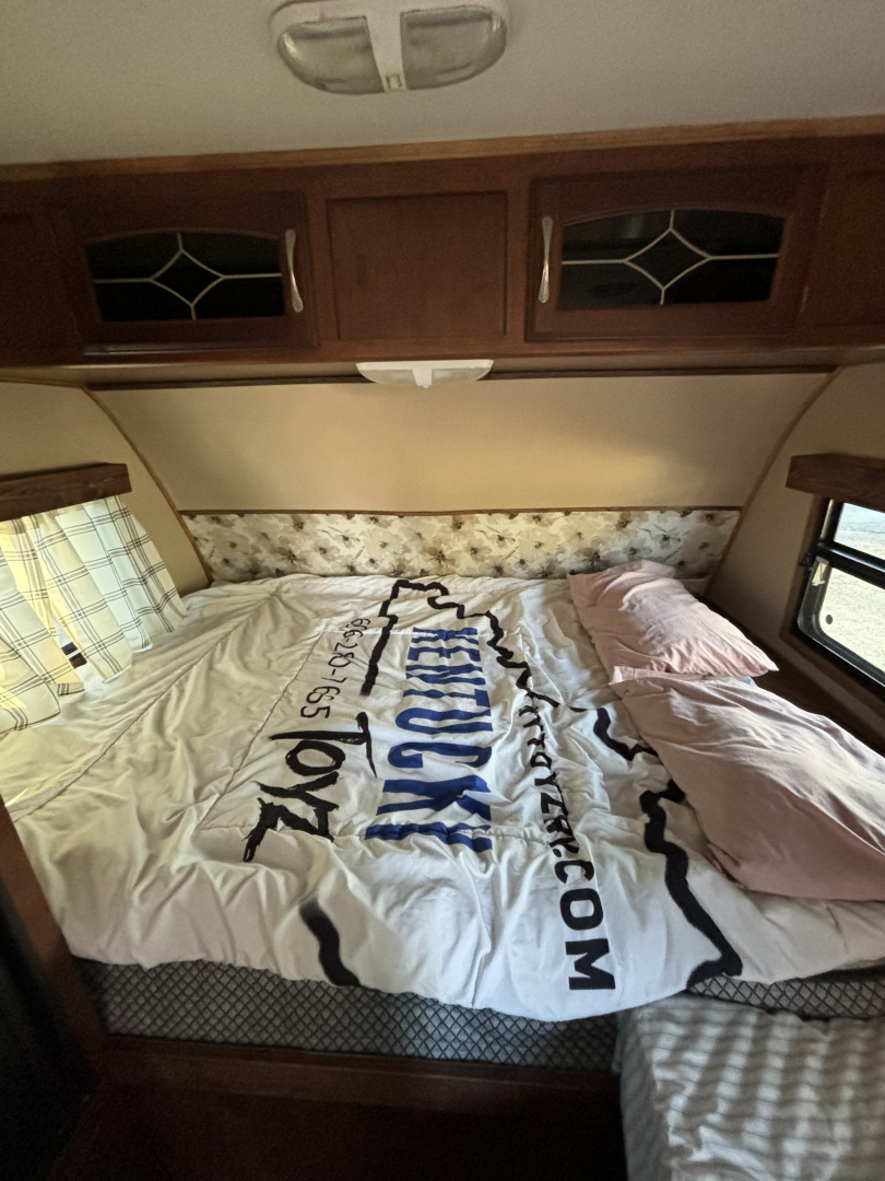 Used 2013 Winnebago Minnie Travel Trailer