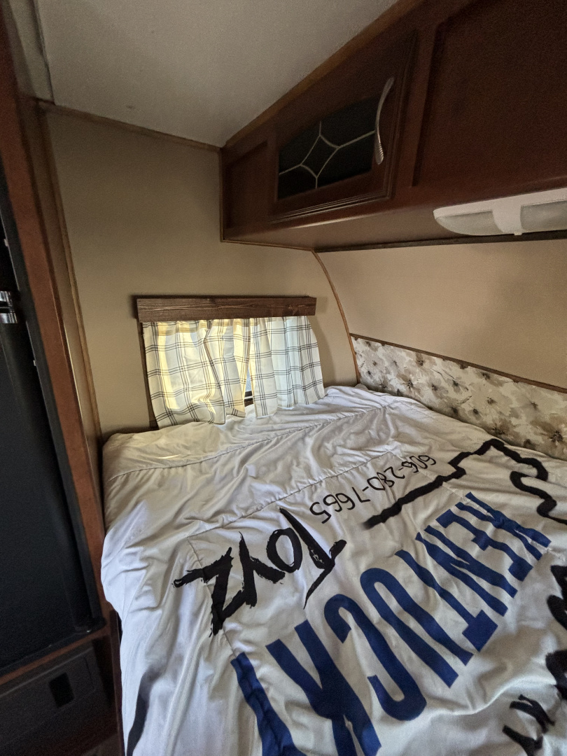 Used 2013 Winnebago Minnie Travel Trailer