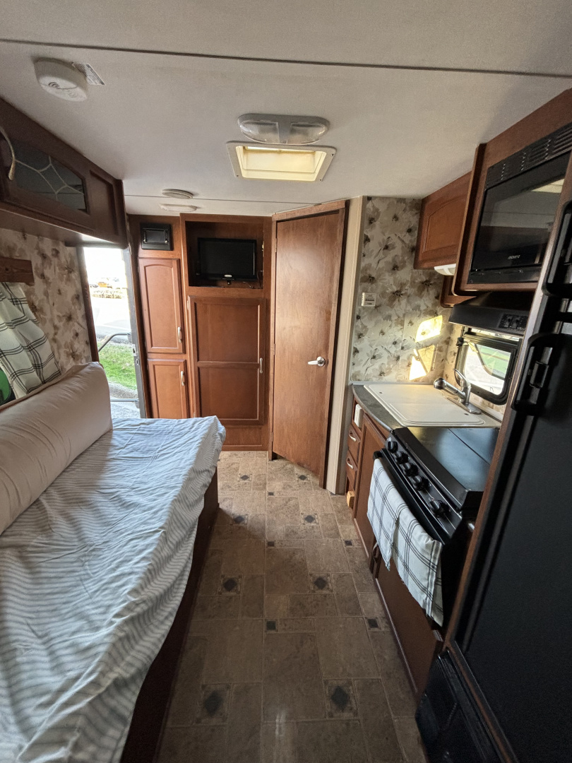 Used 2013 Winnebago Minnie Travel Trailer