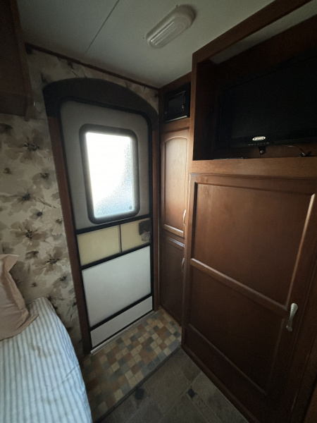 Used 2013 Winnebago Minnie Travel Trailer