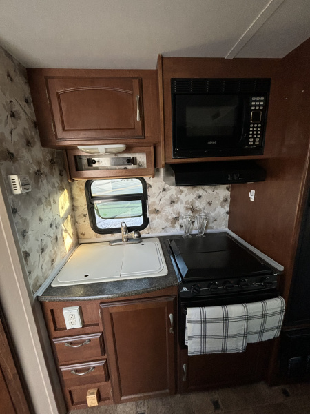 Used 2013 Winnebago Minnie Travel Trailer