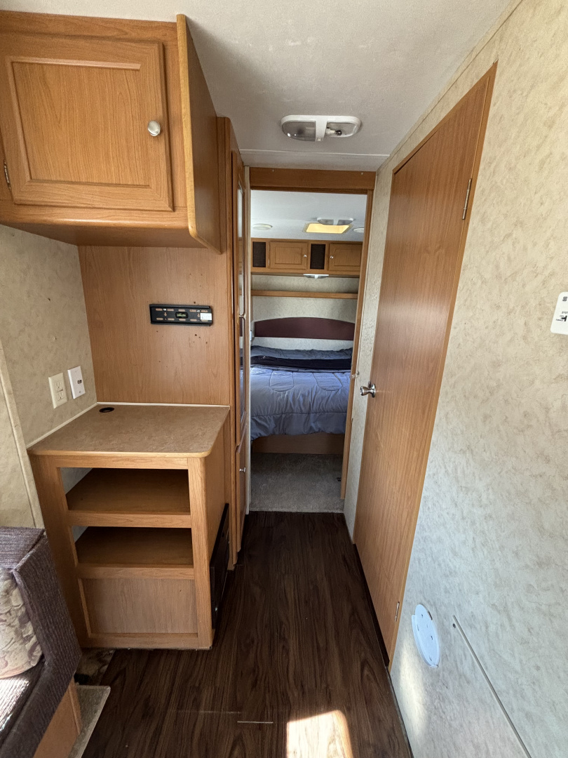 Used 2005 Dutchmen Mfg Four Winds Express Travel Trailer