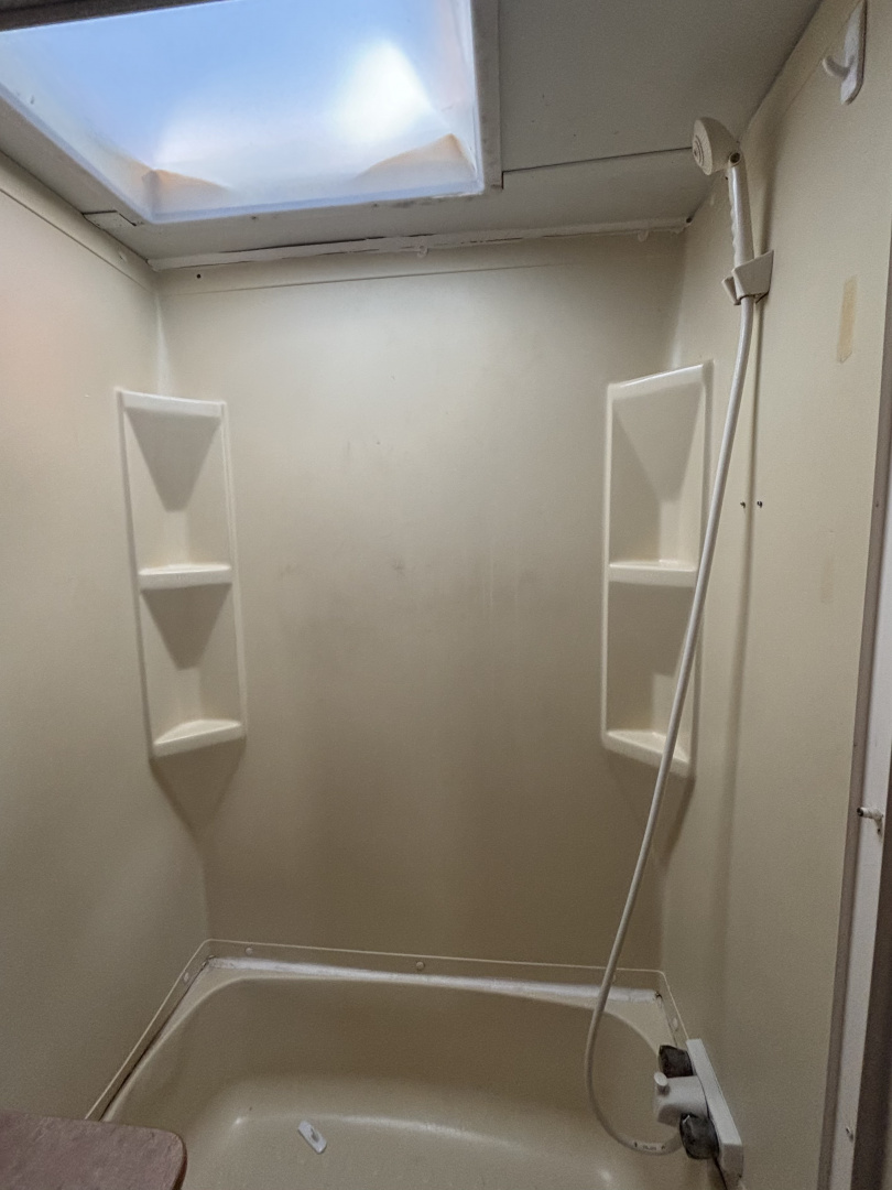 Used 2005 Dutchmen Mfg Four Winds Express Travel Trailer