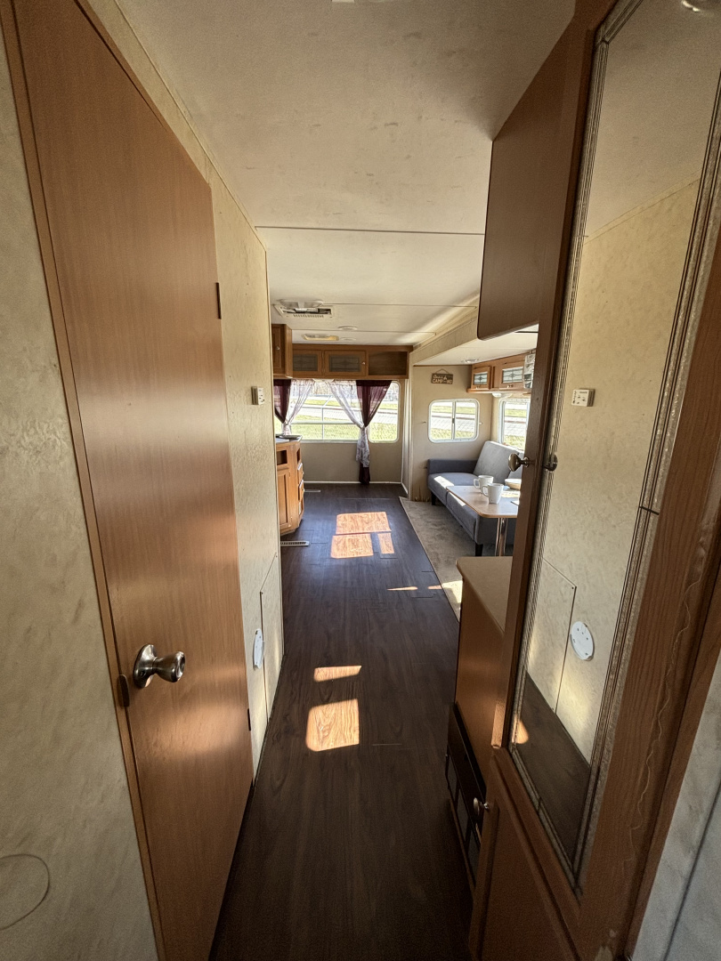 Used 2005 Dutchmen Mfg Four Winds Express Travel Trailer