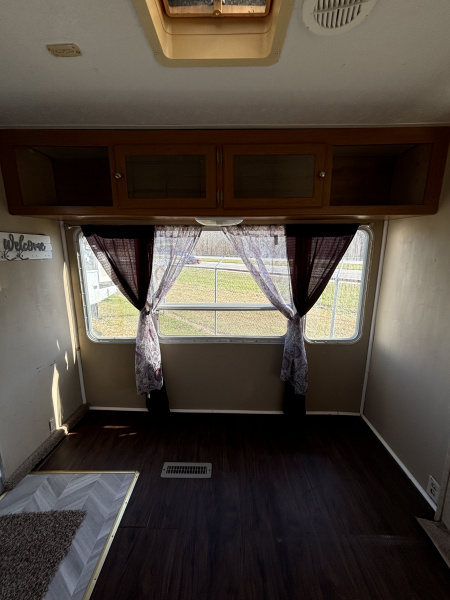 Used 2005 Dutchmen Mfg Four Winds Express Travel Trailer